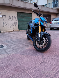 Suzuki GSX S 750