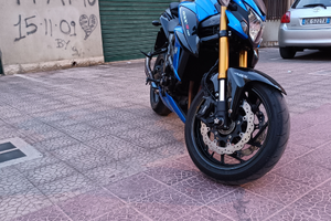 Suzuki GSX S 750