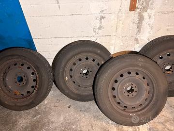 4 ruote R15 in acciao