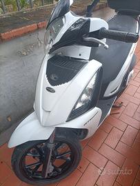Kymco People S 300GTT