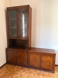 Mobile componibile con vetrinetta