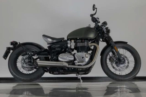 Triumph bonneville bobber