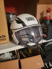 coppia caschi AGV per scooter