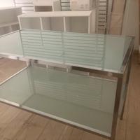 Tavolino in acciaio con doppio ripiano in vetro