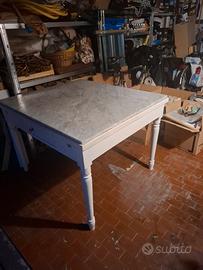 tavolo inizi '900 in legno con piano in marmo 