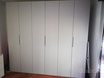 armadio 6 ante per camera di colore grigio 