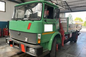 Camion Fiat 140 - OM con gru Fassi