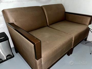 Coppia di poltrone SELVA in tessuto e legno