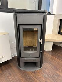 STUFA A LEGNA PIAZZETTA NUOVA E 917 NERA