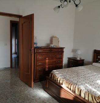 Privato Vende camera matrimoniale