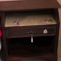 COMODINI DI VERO LEGNO MASSELLO PIU TASTIERA LETTO