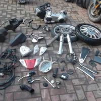 Liberty 125 05-11: motore faro km pompa