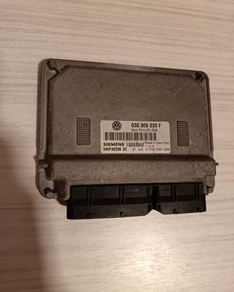 Centralina motore (ECU) Siemens, codice 03D906033F