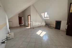 MANRDA IN PARCO PRIVATO CON BOX