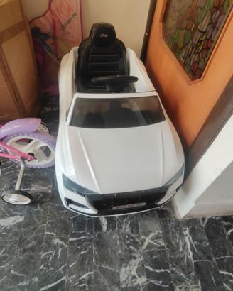 auto elettrica completa di tutto mini audi 