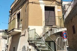 Casa singola con terrazza - vicino centro