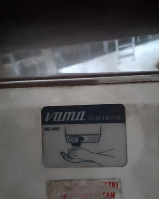 Asciugamano alettrico ad aria