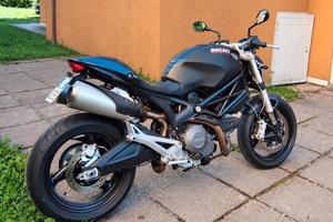 Ducati Monster 696 - anno 2011 