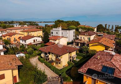 MONOLOCALE A SIRMIONE