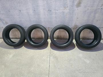 4 Bridgestone Blizzak VRX2 invernali 90% 225 45 17