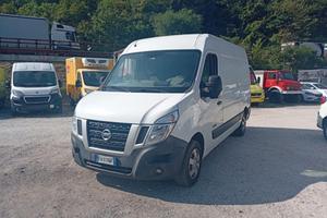 NISSAN 3posti NV400