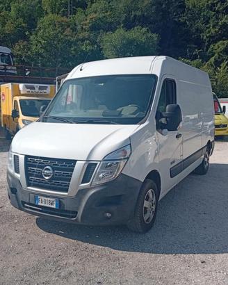 NISSAN 3posti NV400