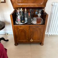 1. Mobile bar vintage in radica (anni ’40/’50)  Ti