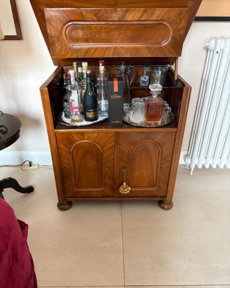 1. Mobile bar vintage in radica (anni ’40/’50)  Ti
