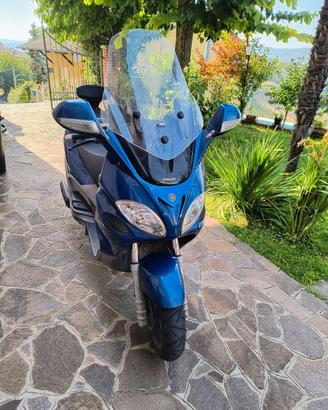 Piaggio X9 500