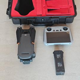 DJI Mavic 3 Classic + Radiocomando DJI RC (