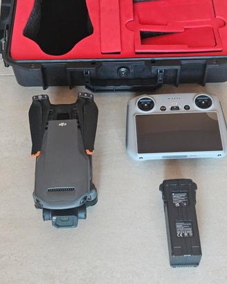 DJI Mavic 3 Classic + Radiocomando DJI RC (