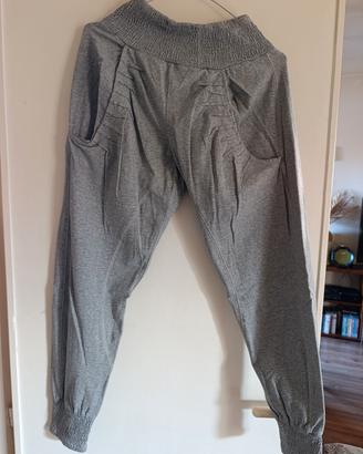 pantaloni e maglia 
