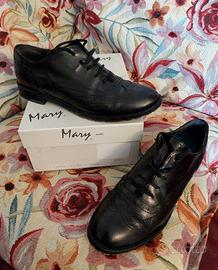 Scarpe basse con lacci