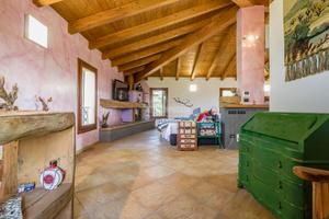 VP500 PORZIONE DI VILLA CON INGRESSO INDIPENDENTE