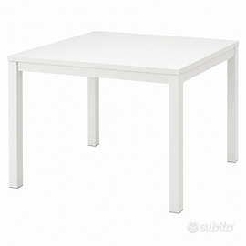 Tavolo quadrato bianco minimalista