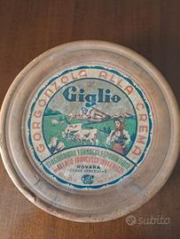 Scatola che commerciava il formaggio gorgonzola
