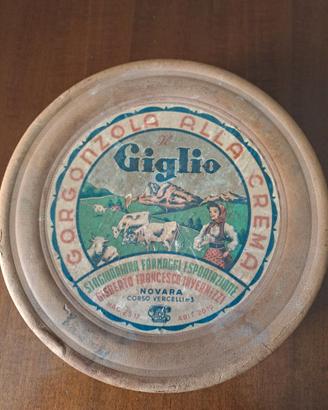 Scatola che commerciava il formaggio gorgonzola