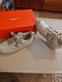 Nike air force 1 rosse e bianche unisex