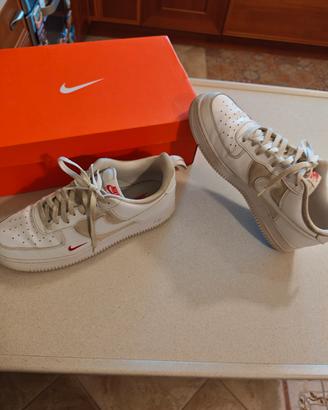 Nike air force 1 rosse e bianche unisex
