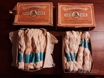 Due scatole originali di cordonetto perlato Aida