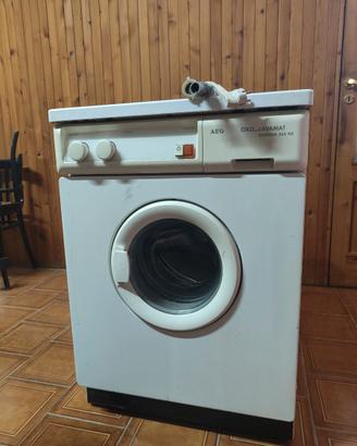LAVATRICE MARCA AEG MODELLO LAVAMAT DOMINA 563 NE.