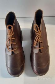 Scarpe in legno e cuoio del fine '800