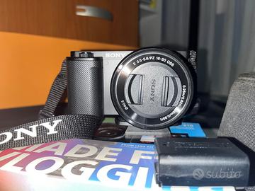 Sony ZV-E10 Kit Vlogging Completo + Luci e Zaino
