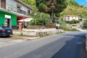 NEGOZIO A MONTECORICE