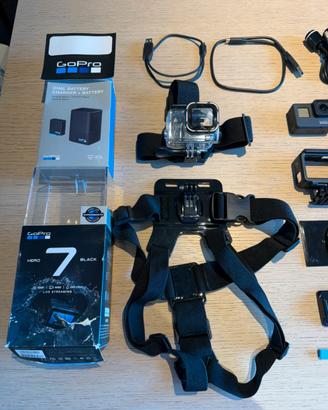 GOPRO HERO 7 BLACK + ACCESSORI