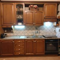 Cucina in legno di castagno