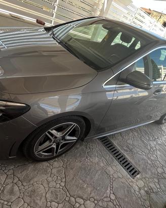 Mercedes classe b180 premium automatico - 2020