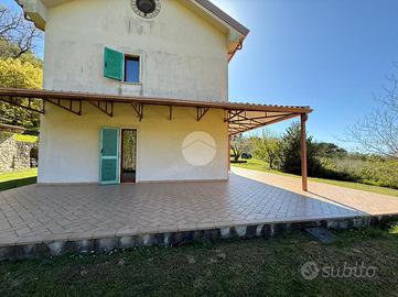 VILLA SINGOLA A SAN LUCIDO