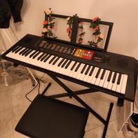 Pianola Yamaha f51 con sostegno e sgabello 