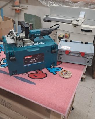 Biscottatrice Makita PJ7000J